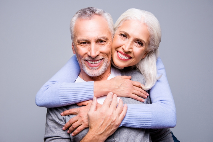 7 Famous Elderly Couples Enjoying Their Retirement