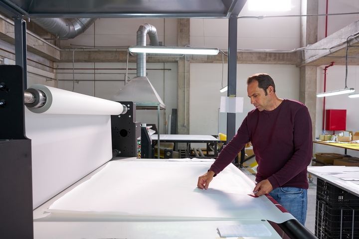 6 Tools and Resources for How to Print Big Posters