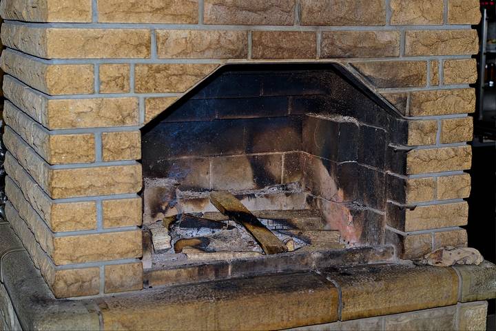 How to Put Out Fire in a Fire Place